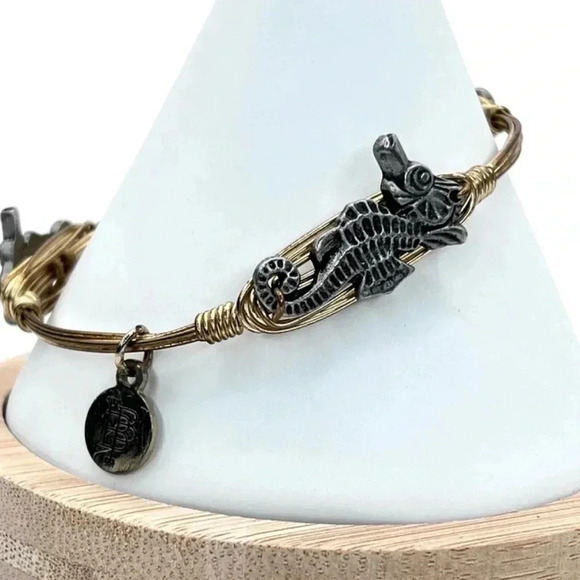 BOURBON AND BOWTIES 3 PEWTER  SEAHORSE WIRE BRACELET - Picture 2 of 9